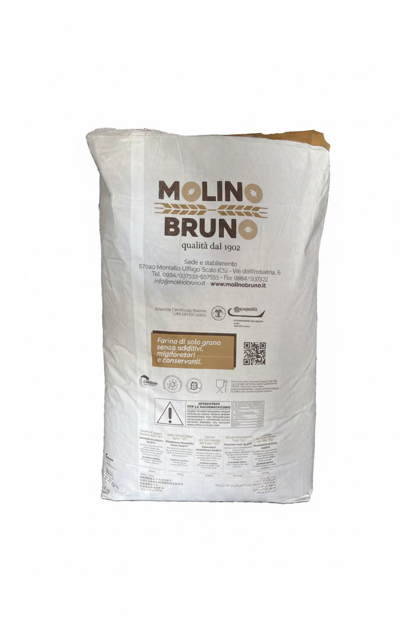 Made in Italy All purpose flour Blanc and Whole Wheat Great for pizza and bread making.